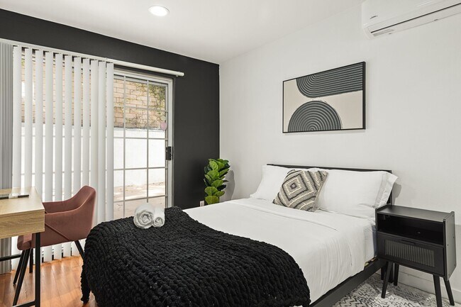 Building Photo - 10777 Ashton Ave