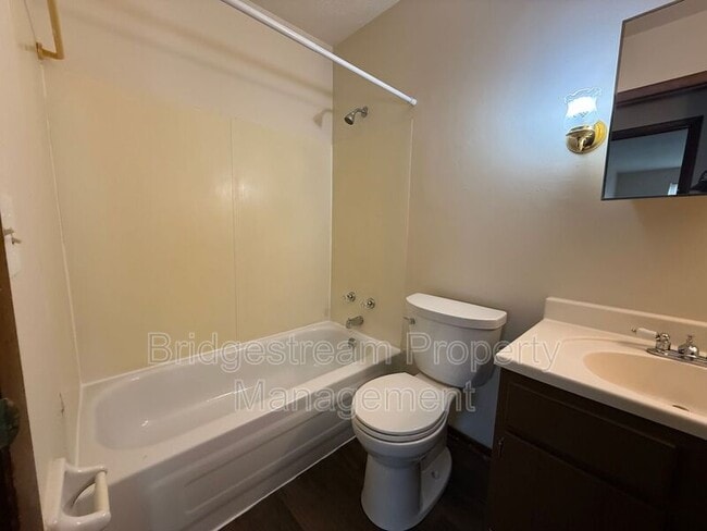 Building Photo - 1444 Minstrel Dr