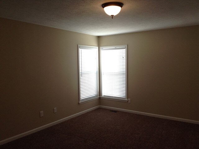 Building Photo - 2305 Treetop Ln