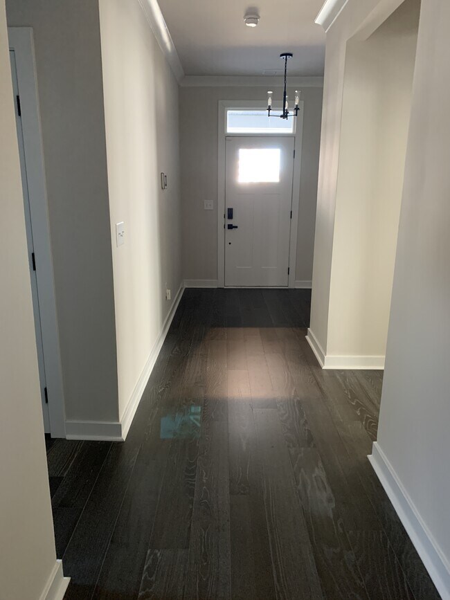 Building Photo - 2325 Hazel Wy