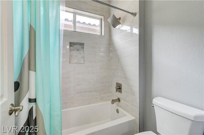 Building Photo - Stunning Home in Gated Community ~ Paseos ...