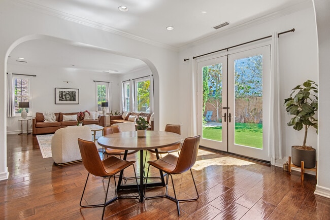 Building Photo - 8005 S Bell Crest Dr