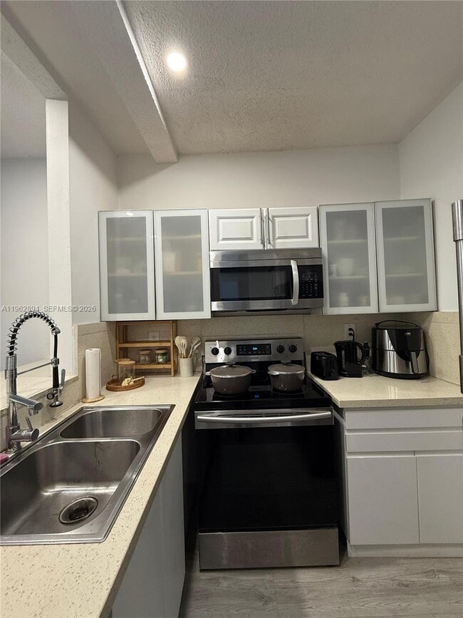 Building Photo - 842 Meridian Ave