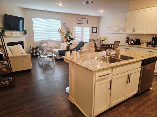 Building Photo - 5192 Barberry Ave