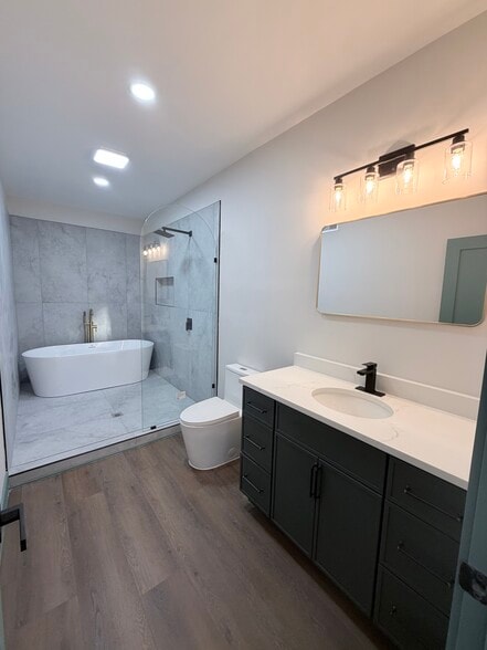 Building Photo - 1806 S Jefferson St