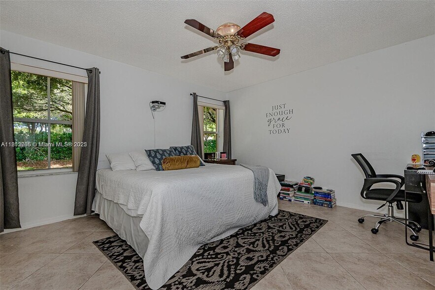 Building Photo - 1641 Zenith Way