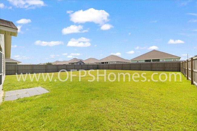 Building Photo - 6123 Redberry Dr