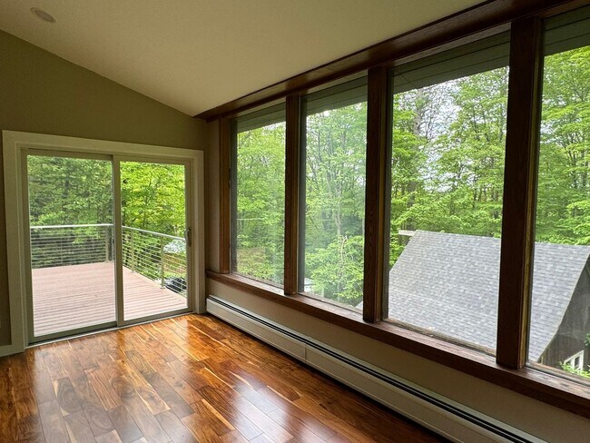 Building Photo - 4-Bedroom 3-Bath House in Quechee