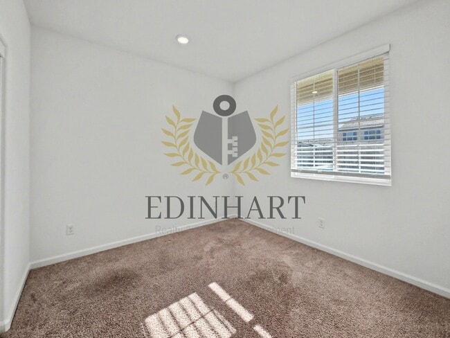 Building Photo - 7198 E Normal Ave