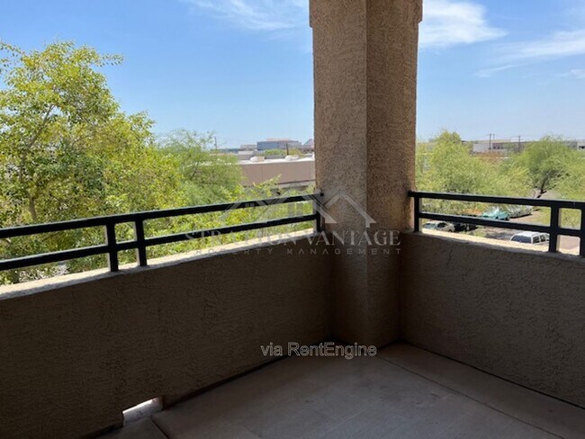 Building Photo - 5401 E Van Buren St