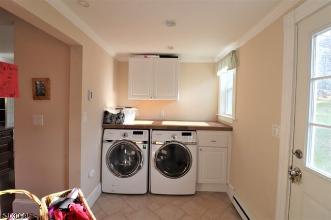 Building Photo - 236 W Main St