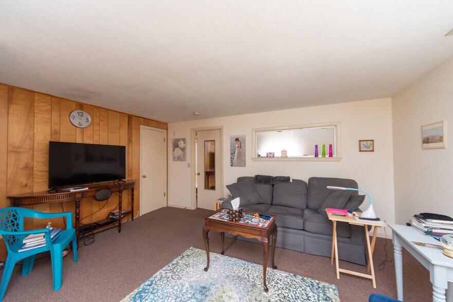 Building Photo - 46 Grove St