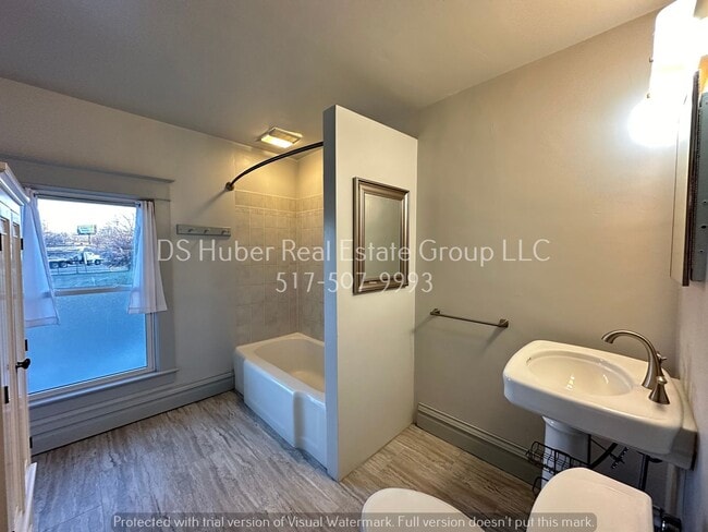 Building Photo - 1027 Climax St