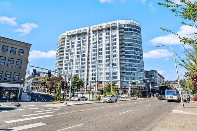 Building Photo - The Civic - 2 bed/2 bath, east facing 16th...