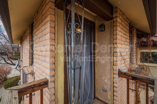Building Photo - 990 Beech St