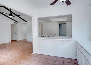 Building Photo - 307 Lone Oak Cir