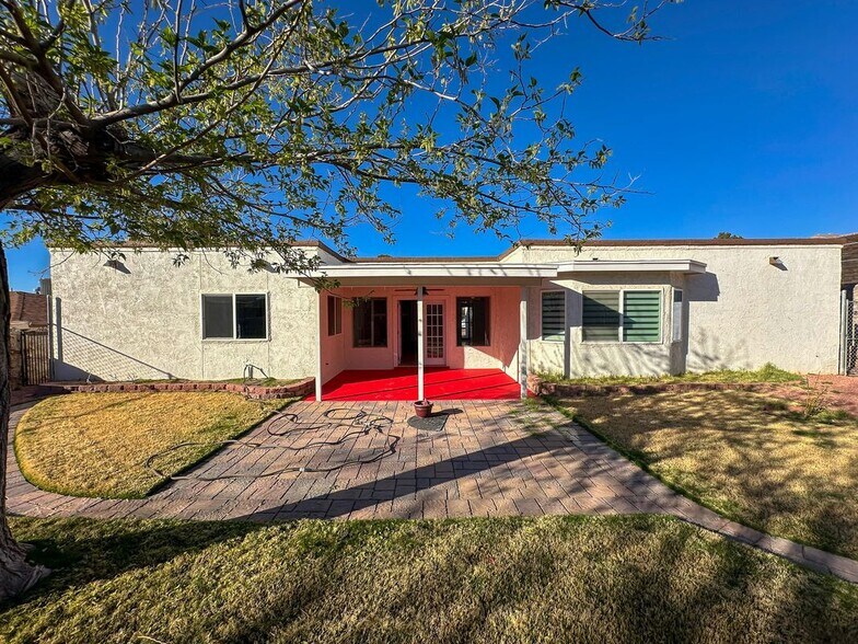 Building Photo - 6916 Polvadera Dr