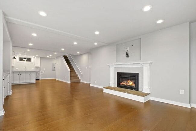 Building Photo - Gorgeous West Seattle Mid-Century Modern w...