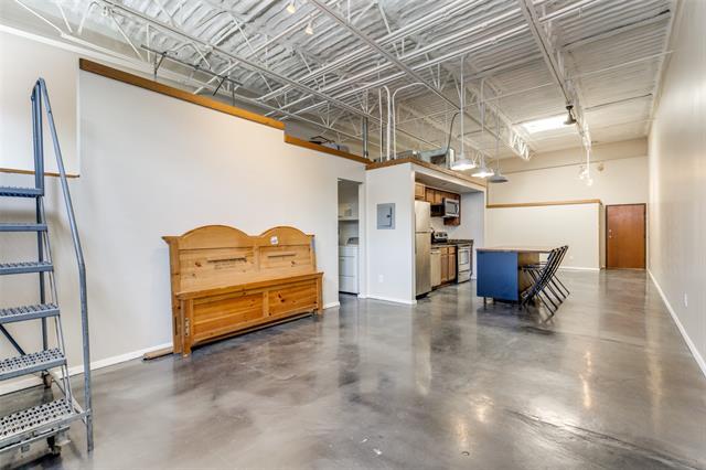 Building Photo - 1813 Clarence St