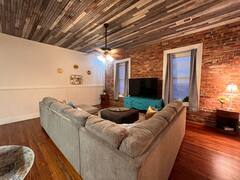 Building Photo - 1035 S Jones St