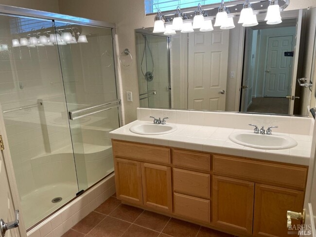 Building Photo - 150 Foxwood Ln