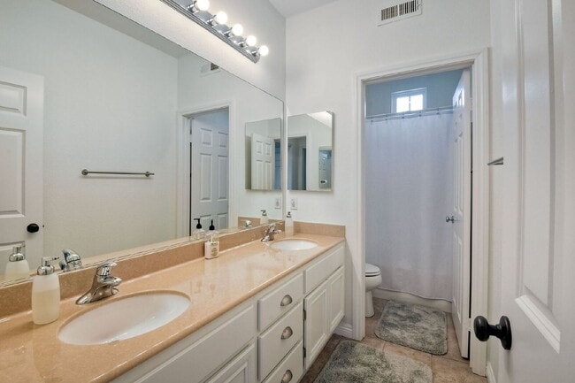 Building Photo - "Spacious 4-Bedroom Retreat in Rancho Carrillo Carlsbad: 2.5 Baths & 2,113 Sq. Ft. of Comfort!"