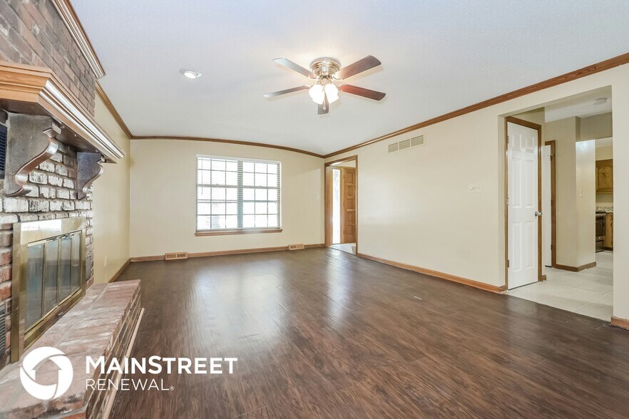 Building Photo - 1139 NE Oak tree Dr
