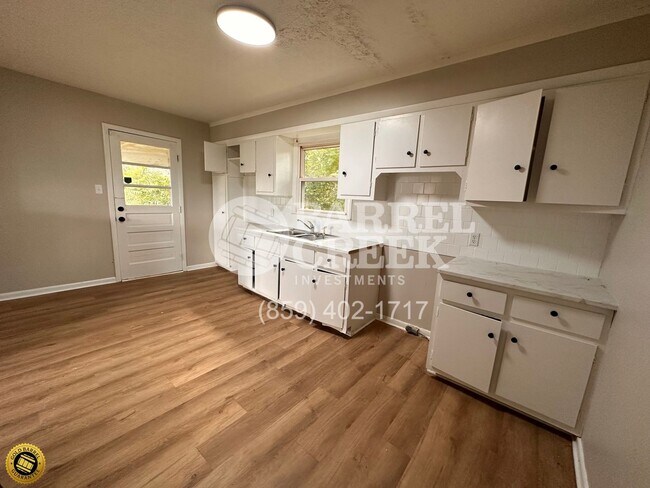 Building Photo - 2-bed 1-Bath House