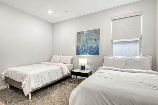 Building Photo - 342 American Dipper St