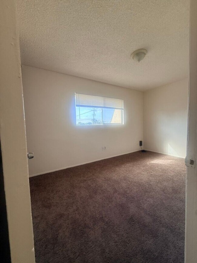 Building Photo - 453-455 Park Way