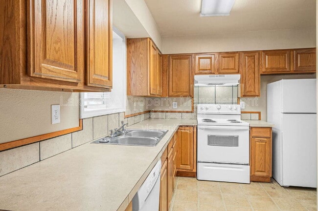 Building Photo - 205 E Boise Ave