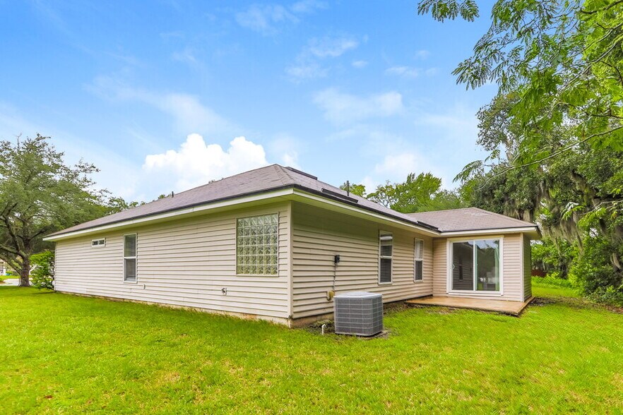 Building Photo - 6011 Fillyside Trail
