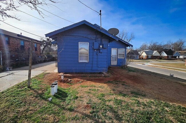 Building Photo - Lots of Room!