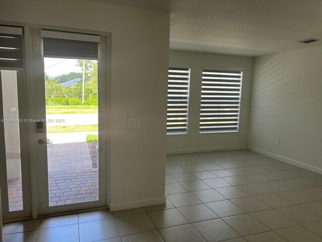 Building Photo - 26413 SW 149th Ave