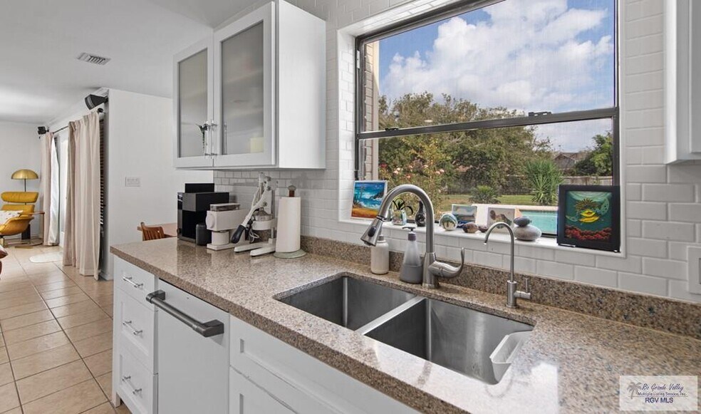 Building Photo - 4722 Beaver Pond Dr