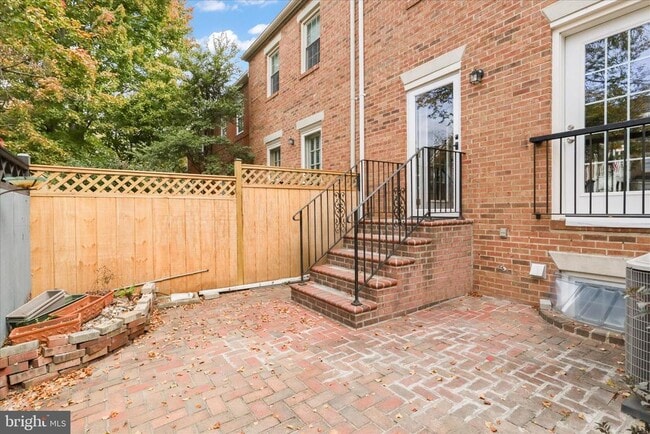 Building Photo - 441 Old Town Ct