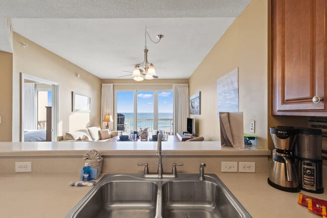 Building Photo - 5115 Gulf Dr