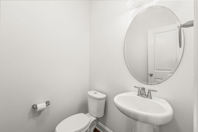 Building Photo - Beautiful Home in Prime Ballantyne Location