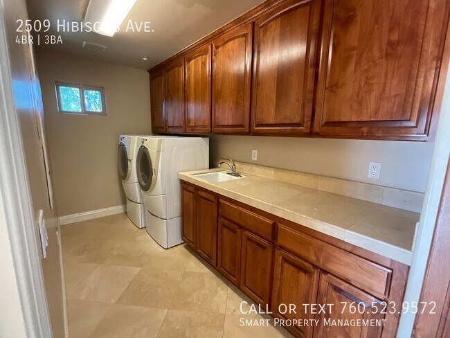 Building Photo - Best Deal in Vista!