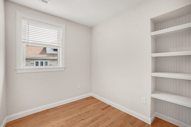 Building Photo - 50 Main St