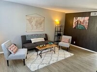 Building Photo - Cute and Convenient South Nashville Townhouse near BNA and Woodbine - Renovated