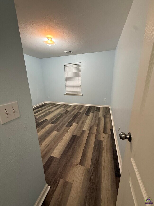 Building Photo - 423 Haddenham Ct