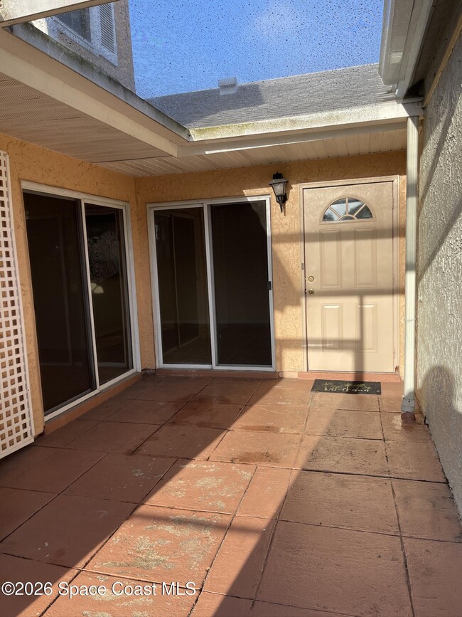 Building Photo - 1495 Malibu Cir NE