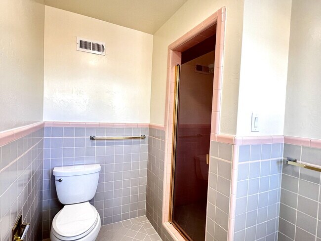 Building Photo - Lovely 3+ Bedroom Single Story Home in San Rafael!