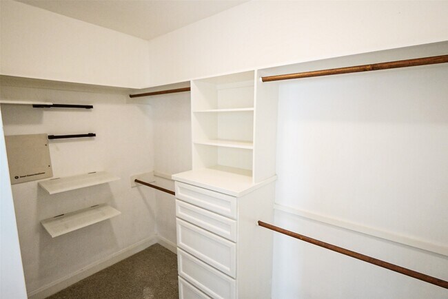 Building Photo - 6116 1/2 Hamman St