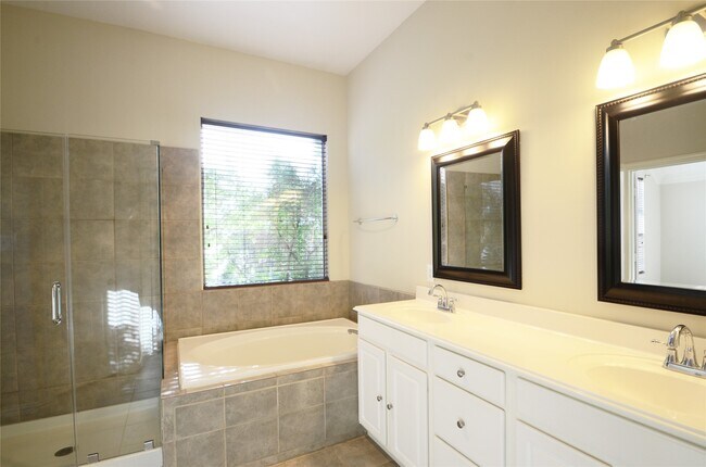 Building Photo - 5702 Fleethaven Ct