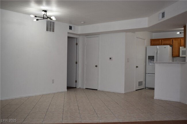 Building Photo - 4555 E Sahara Ave