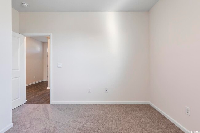 Building Photo - 1833 Castlebay Dr