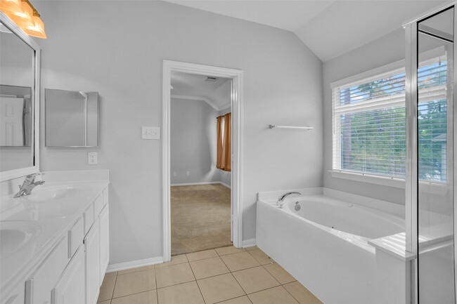 Building Photo - 26 Valewood Pl