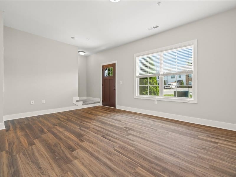 Building Photo - 417 grady way